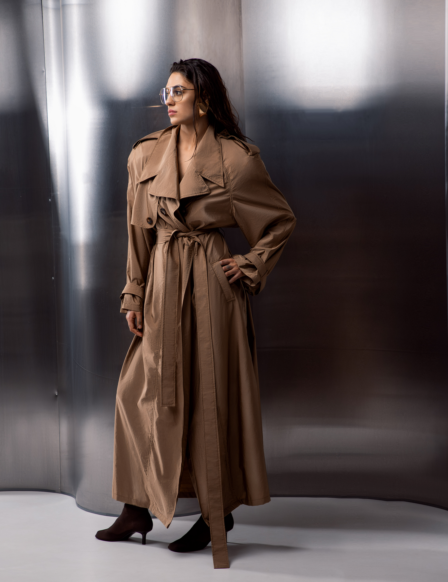 Long double-breasted trench coat (black)